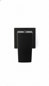 Manija con escudo negro